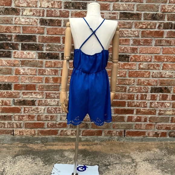 Bright blue scalloped edge romper / XL / Excellent condition - Picture 9 of 12